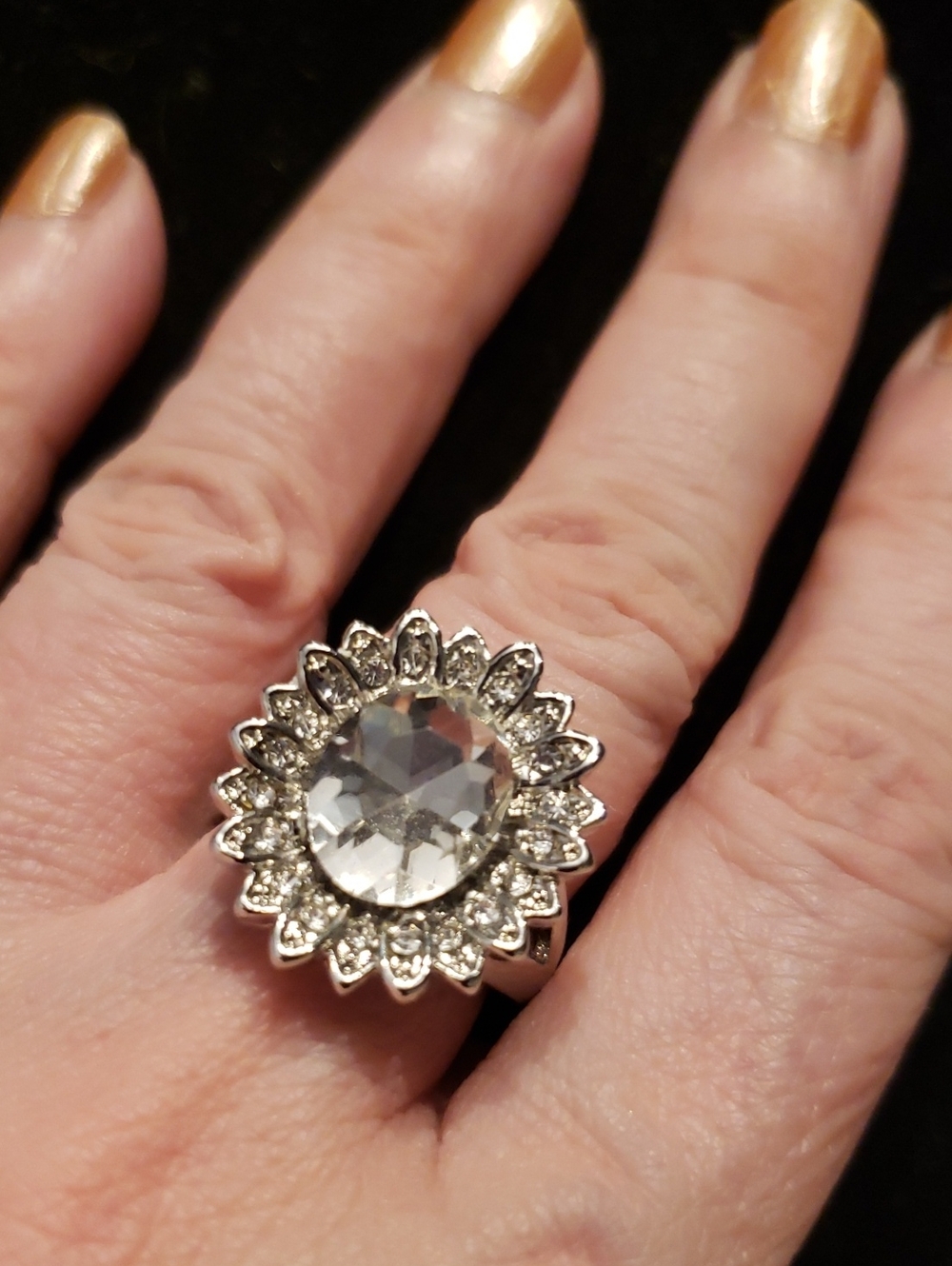 NEW Boho White Sapphire Flower Fashion Ring, 925-LG Round Faceted Stone. Sz. 7.